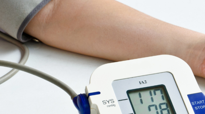bloeddruk meten op onderzoekslocatie
