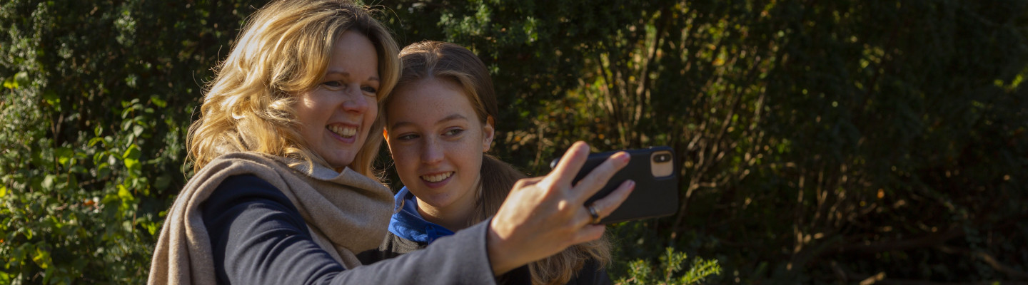 moeder en dochter selfie