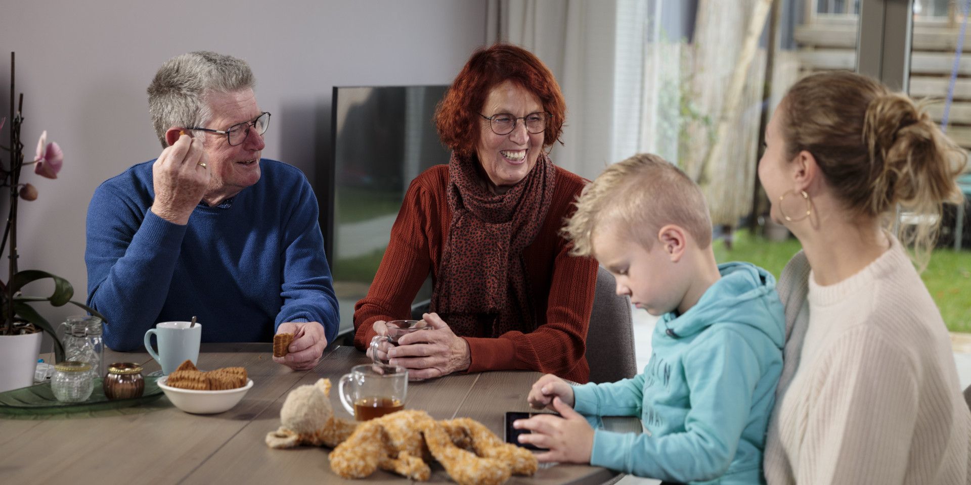 familie aan tafel