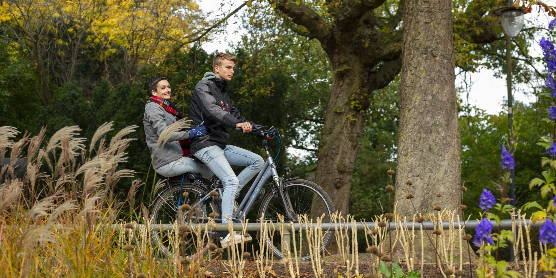 deelnemers op de fiets