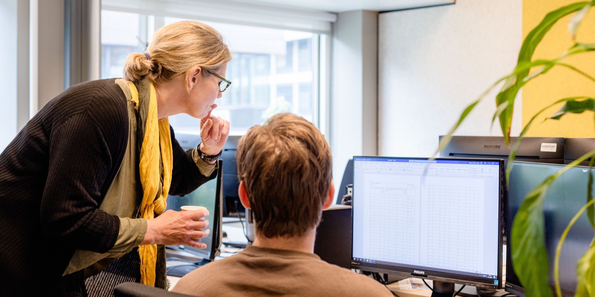medewerker Lifelines op hoofdkantoor